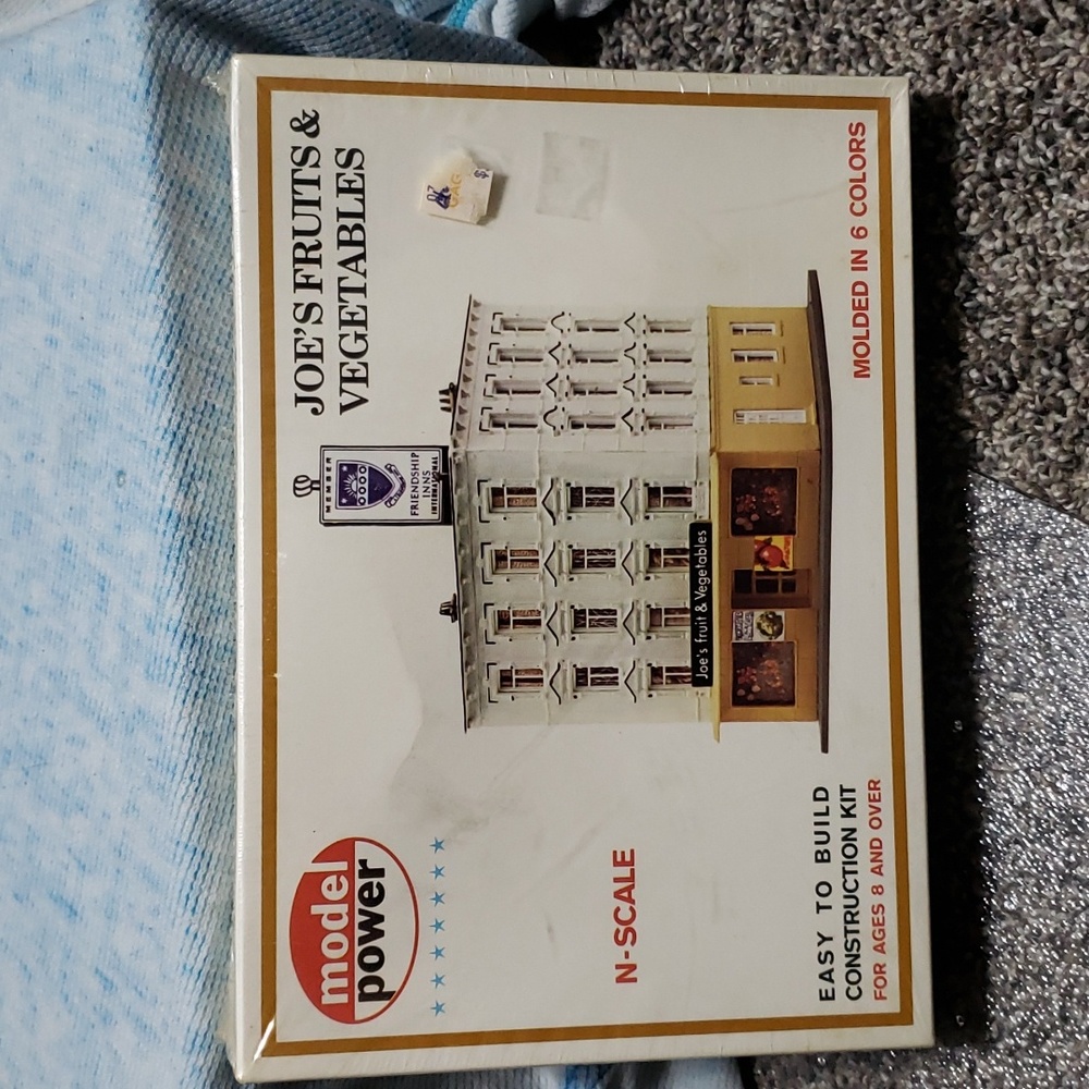 N Scale Vintage Model Power No. 1536 Joe's Fruits & Vegetables Building Kit